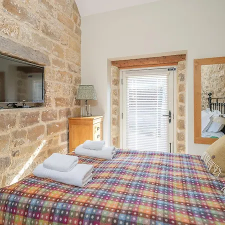 2 Bed In Kirkbymoorside Oc-G0132 *