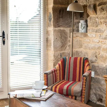 2 Bed In Kirkbymoorside Oc-G0132